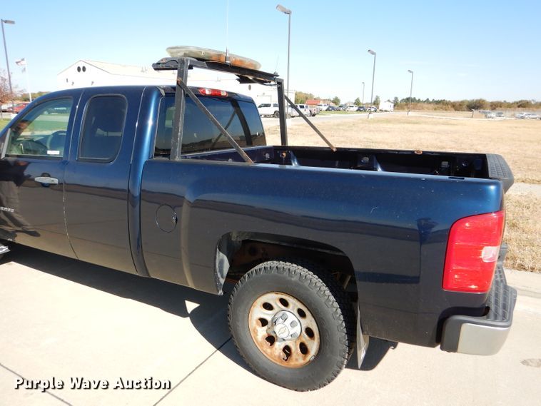 image for item FJ9823 2007 Chevrolet Silverado 1500 Ext. Cab pickup truck