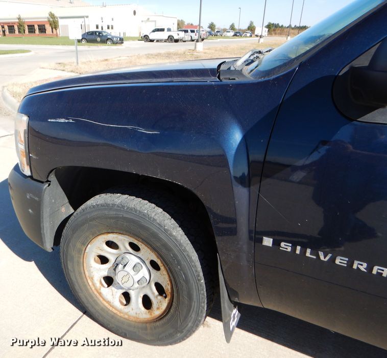 image for item FJ9823 2007 Chevrolet Silverado 1500 Ext. Cab pickup truck