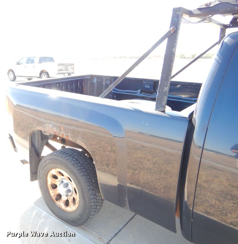 image for item FJ9823 2007 Chevrolet Silverado 1500 Ext. Cab pickup truck