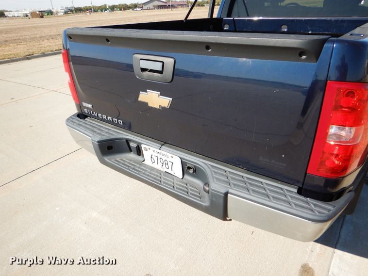 image for item FJ9823 2007 Chevrolet Silverado 1500 Ext. Cab pickup truck