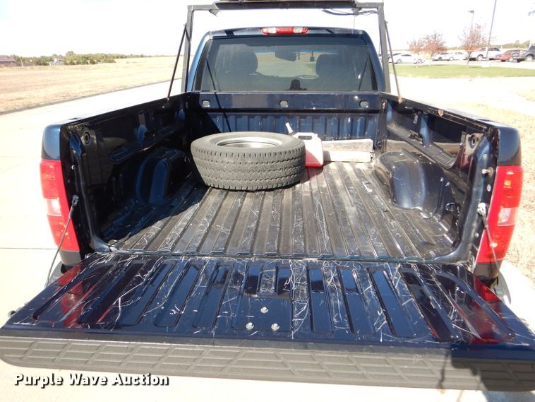 image for item FJ9823 2007 Chevrolet Silverado 1500 Ext. Cab pickup truck