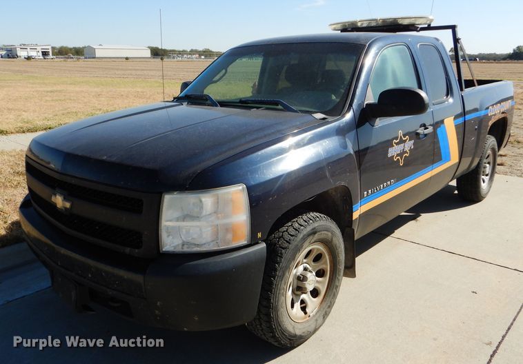 image for item FJ9824 2007 Chevrolet Silverado 1500 Ext. Cab pickup truck