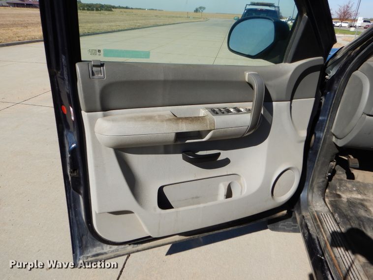 image for item FJ9824 2007 Chevrolet Silverado 1500 Ext. Cab pickup truck