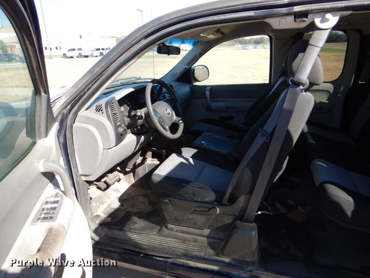 image for item FJ9824 2007 Chevrolet Silverado 1500 Ext. Cab pickup truck