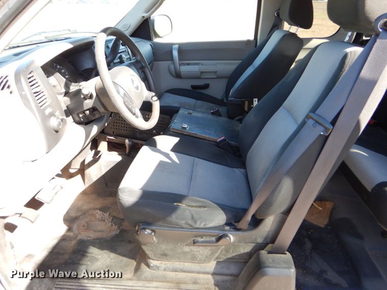 image for item FJ9824 2007 Chevrolet Silverado 1500 Ext. Cab pickup truck