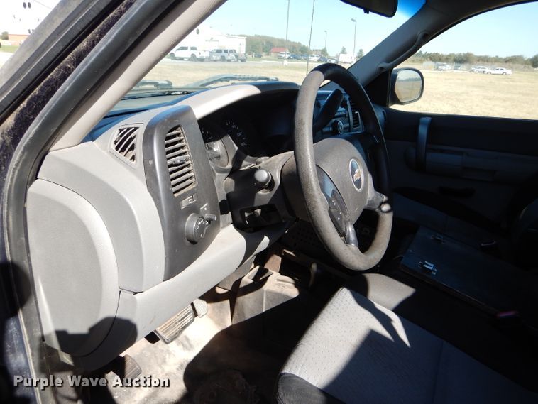 image for item FJ9824 2007 Chevrolet Silverado 1500 Ext. Cab pickup truck