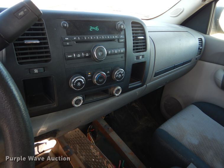 image for item FJ9824 2007 Chevrolet Silverado 1500 Ext. Cab pickup truck