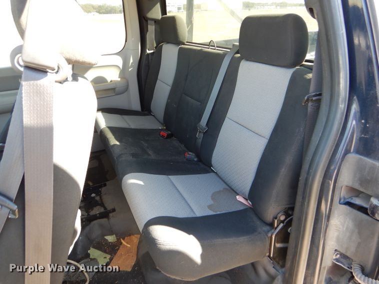 image for item FJ9824 2007 Chevrolet Silverado 1500 Ext. Cab pickup truck