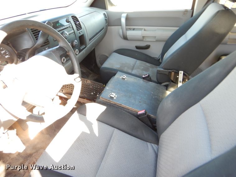 image for item FJ9824 2007 Chevrolet Silverado 1500 Ext. Cab pickup truck