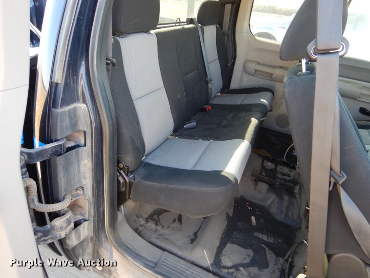 image for item FJ9824 2007 Chevrolet Silverado 1500 Ext. Cab pickup truck