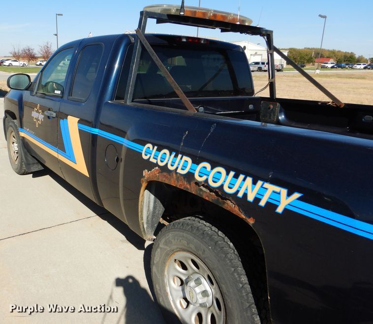 image for item FJ9824 2007 Chevrolet Silverado 1500 Ext. Cab pickup truck