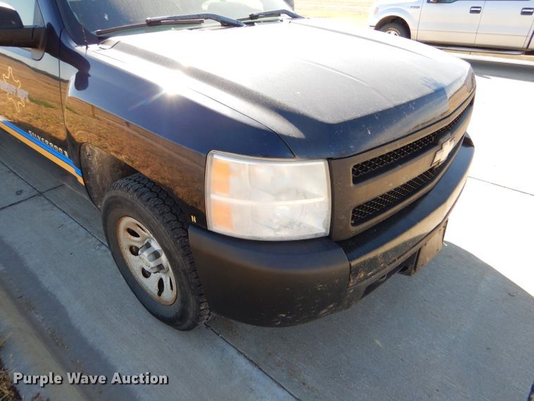 image for item FJ9824 2007 Chevrolet Silverado 1500 Ext. Cab pickup truck