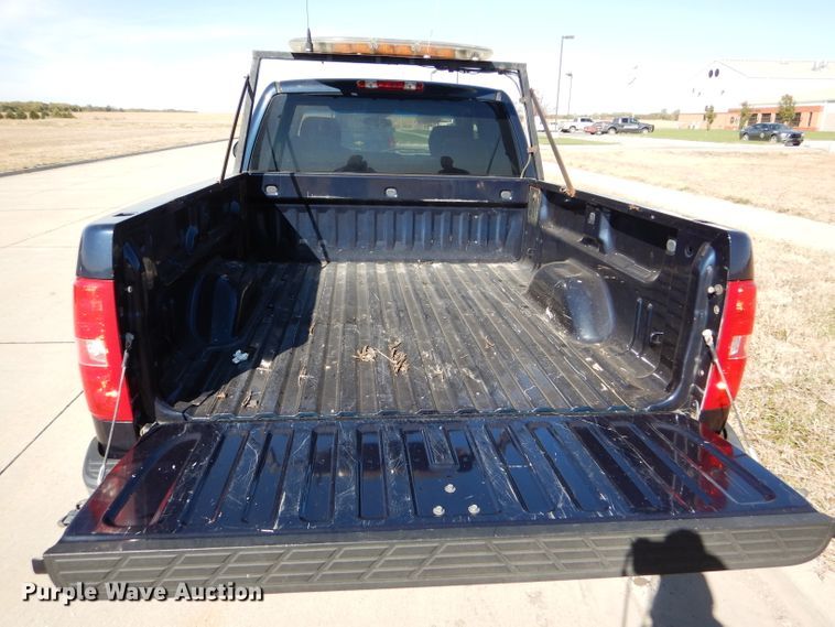 image for item FJ9824 2007 Chevrolet Silverado 1500 Ext. Cab pickup truck