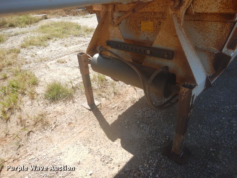 image for item FK9862 2009 CTS BDT-40 bottom dump trailer