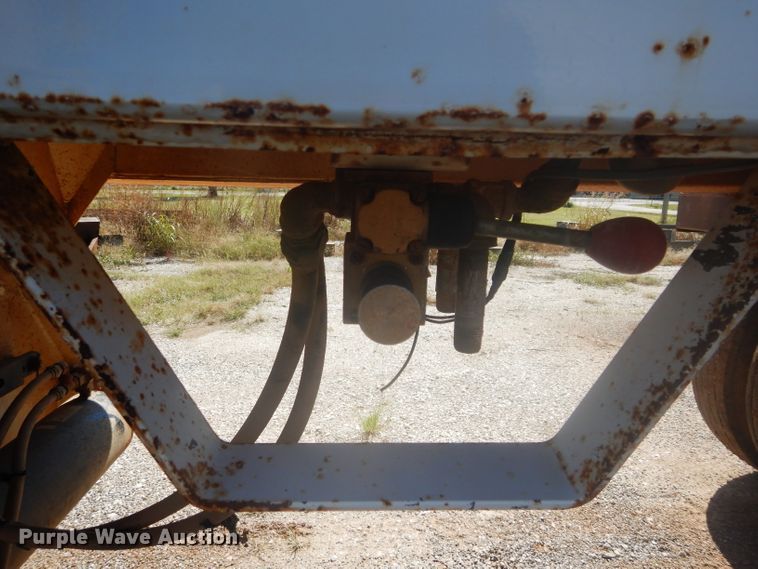 image for item FK9862 2009 CTS BDT-40 bottom dump trailer