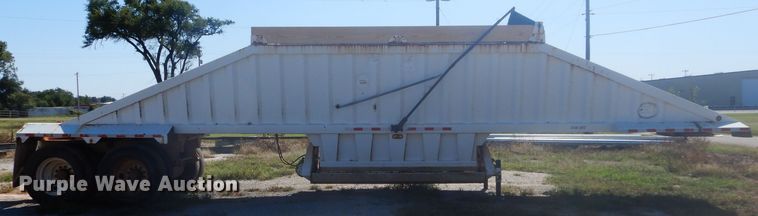 image for item FK9863 2007 CTS BDT-40 bottom dump trailer
