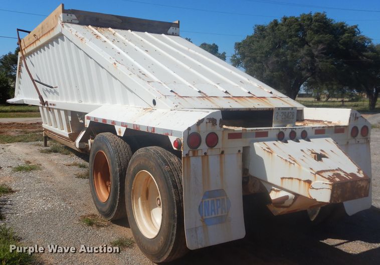 image for item FK9863 2007 CTS BDT-40 bottom dump trailer