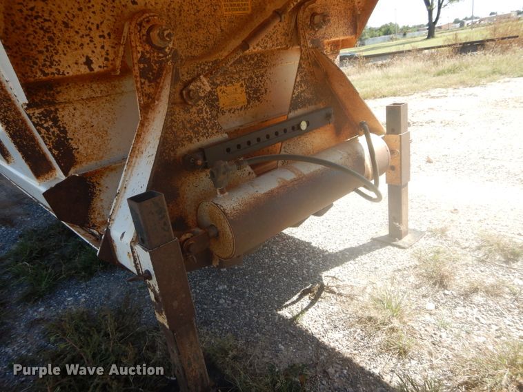 image for item FK9863 2007 CTS BDT-40 bottom dump trailer