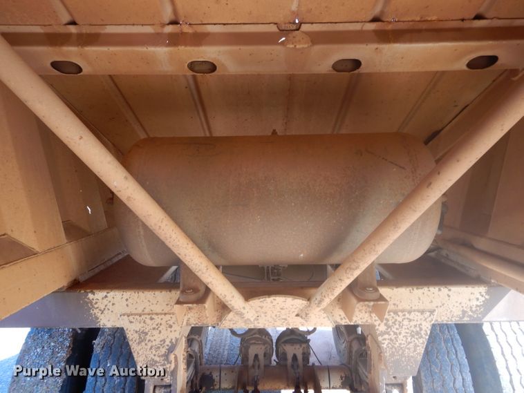 image for item FK9863 2007 CTS BDT-40 bottom dump trailer