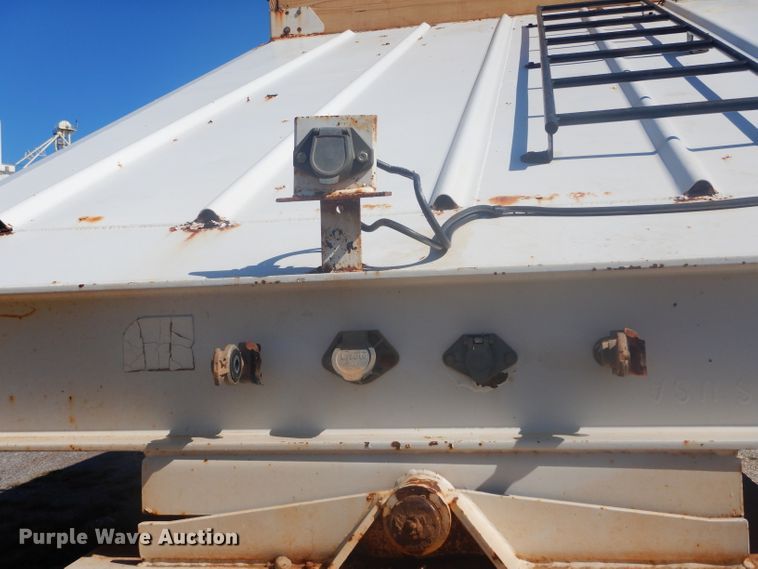 image for item FK9863 2007 CTS BDT-40 bottom dump trailer