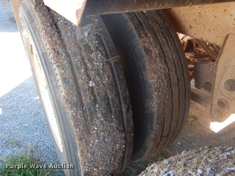 image for item FK9863 2007 CTS BDT-40 bottom dump trailer