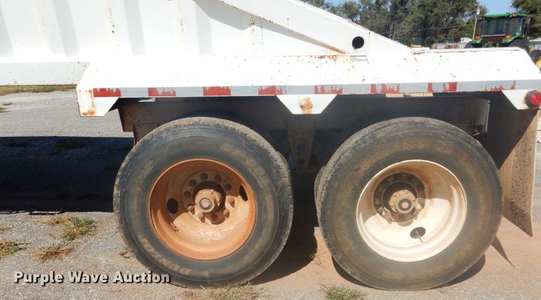 image for item FK9863 2007 CTS BDT-40 bottom dump trailer