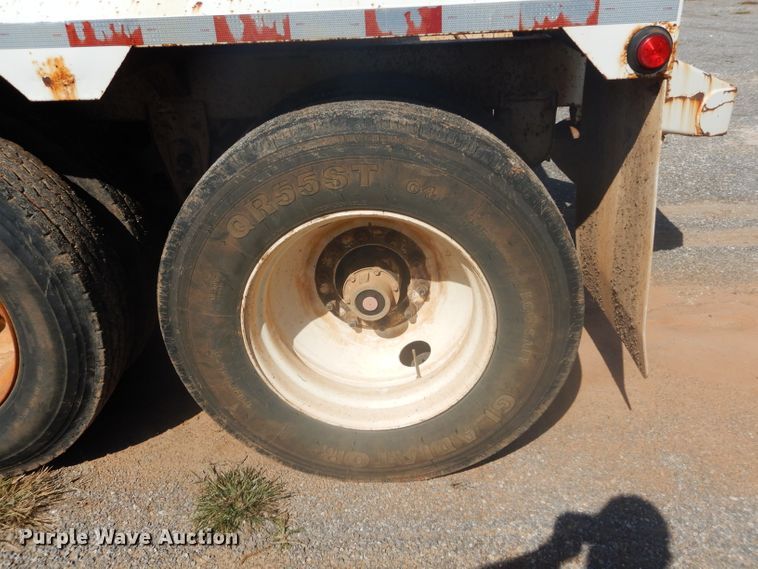 image for item FK9863 2007 CTS BDT-40 bottom dump trailer