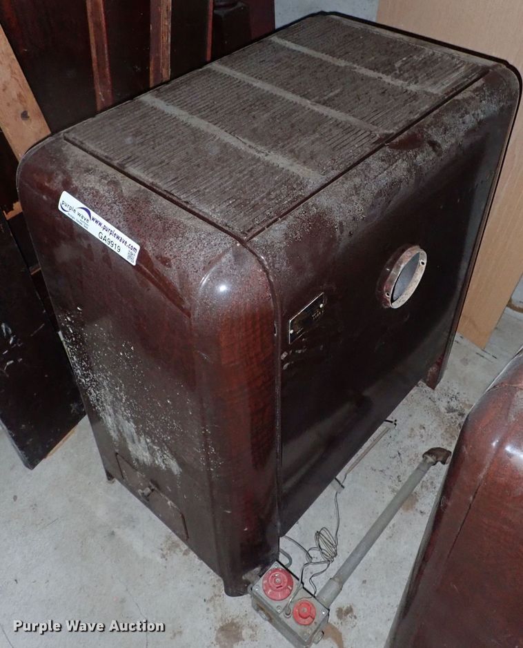 (2) Temco gas heaters in Haysville, KS Item GA9919 sold Purple Wave