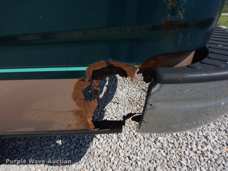 image for item GI9284 1997 Ford F150 pickup truck