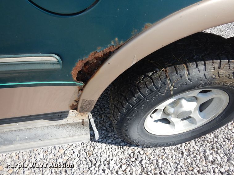 image for item GI9284 1997 Ford F150 pickup truck