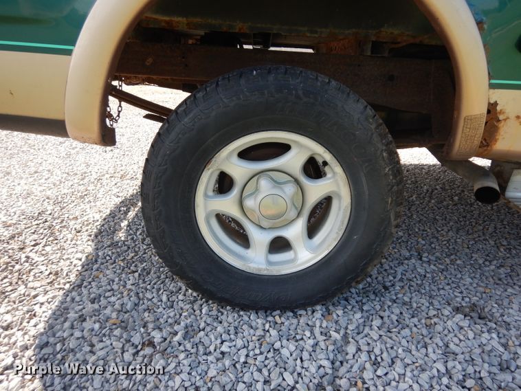 image for item GI9284 1997 Ford F150 pickup truck