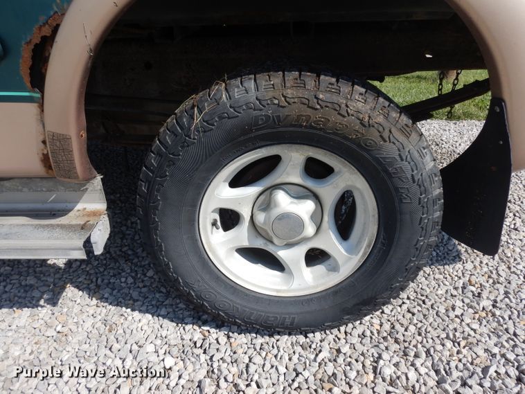 image for item GI9284 1997 Ford F150 pickup truck