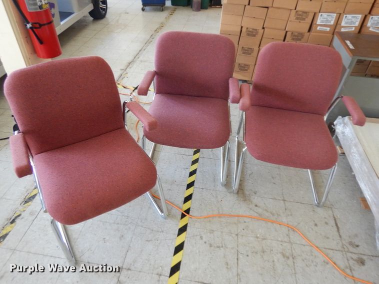 Furniture in Salina, KS Item GI9448 sold Purple Wave