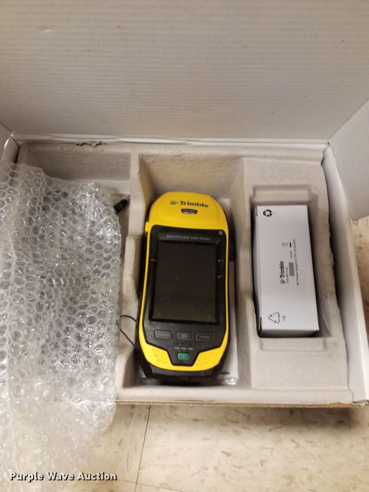 image for item GI9454 (16) Trimble Juno series GPS devices