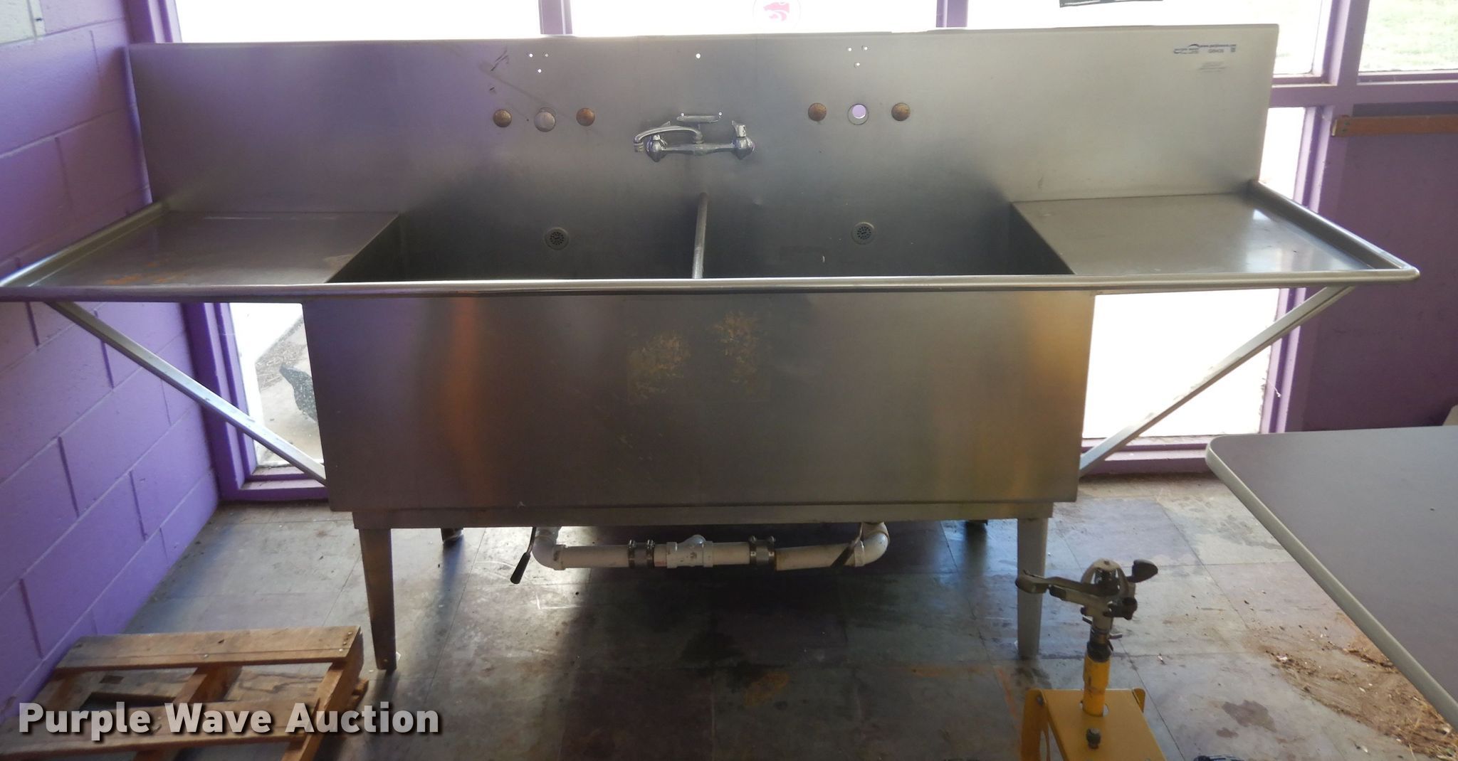 Elkay Mfg stainless steel wash station in Salina, KS Item GI9438 sold