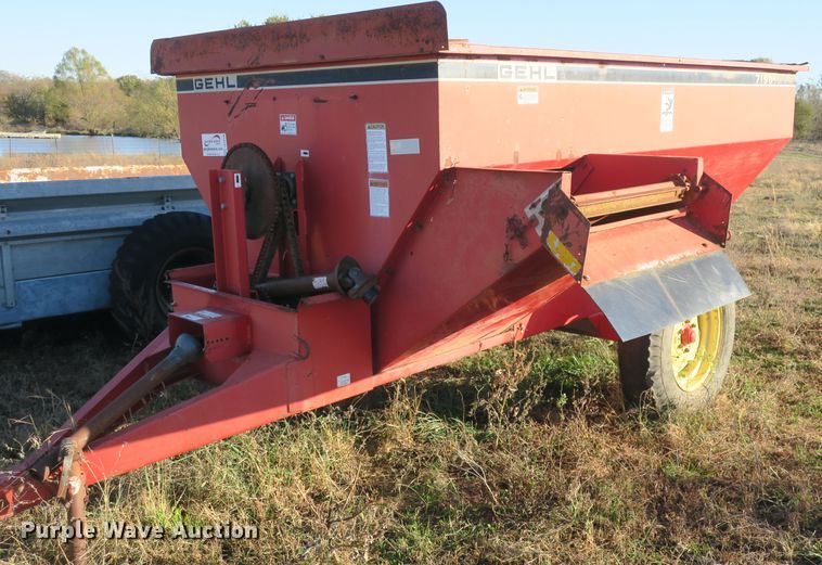 image for item DB10138 Gehl 7190 silage wagon