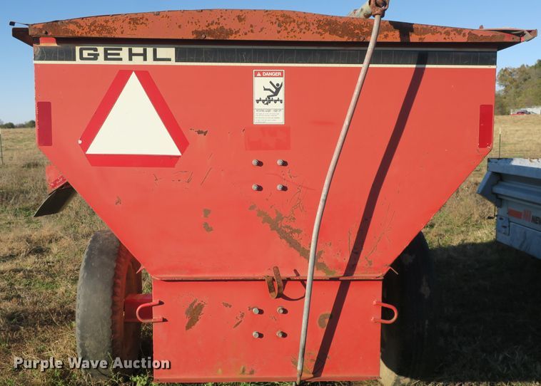 image for item DB10138 Gehl 7190 silage wagon