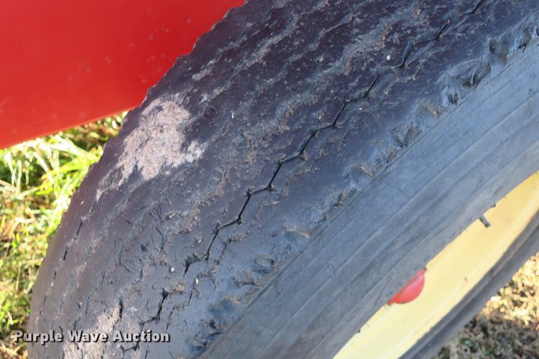 image for item DB10138 Gehl 7190 silage wagon