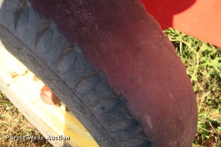 image for item DB10138 Gehl 7190 silage wagon