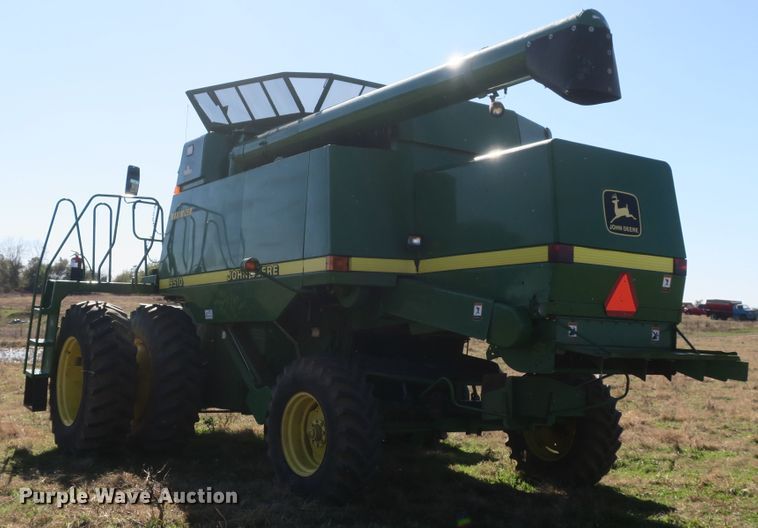 image for item DB10140 1998 John Deere 9510 combine