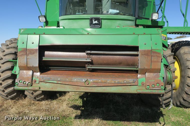 image for item DB10140 1998 John Deere 9510 combine