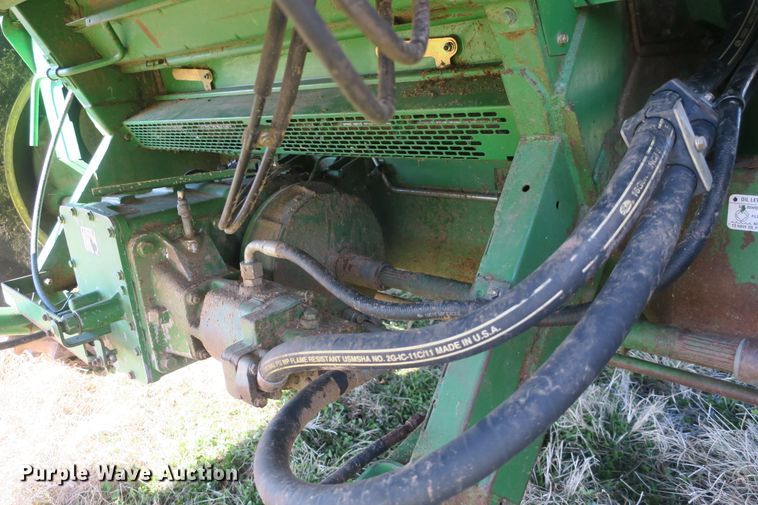 image for item DB10140 1998 John Deere 9510 combine