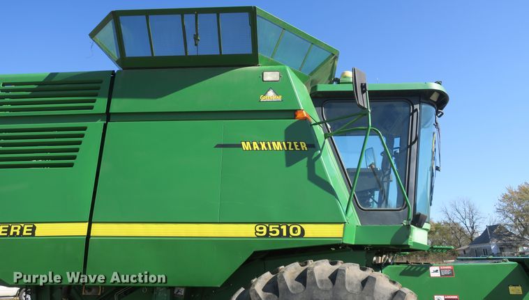 image for item DB10140 1998 John Deere 9510 combine