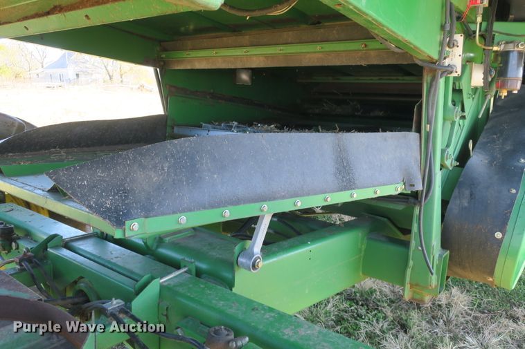 image for item DB10140 1998 John Deere 9510 combine