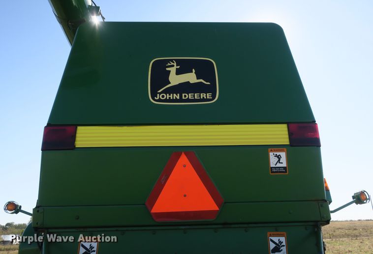 image for item DB10140 1998 John Deere 9510 combine