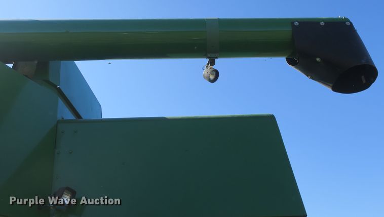 image for item DB10140 1998 John Deere 9510 combine