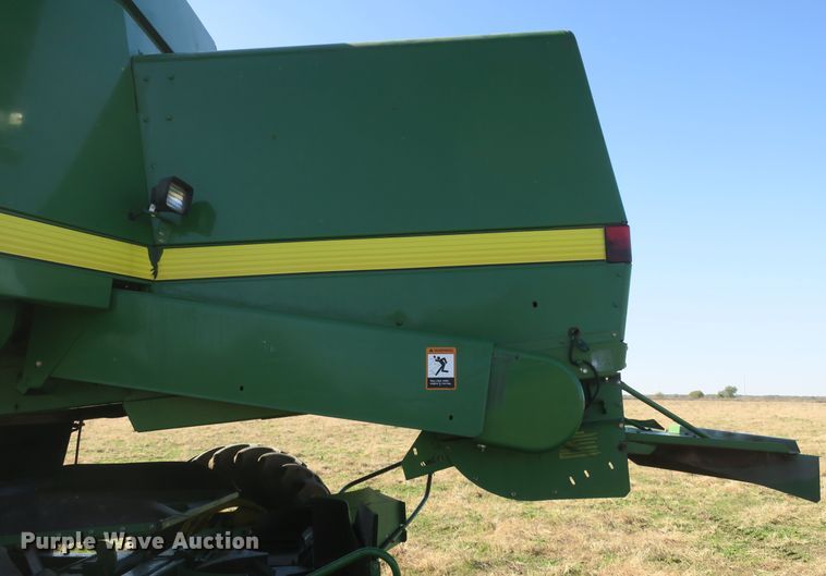 image for item DB10140 1998 John Deere 9510 combine