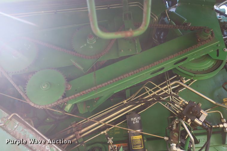 image for item DB10140 1998 John Deere 9510 combine