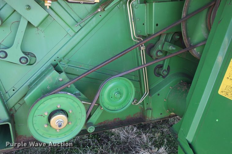 image for item DB10140 1998 John Deere 9510 combine