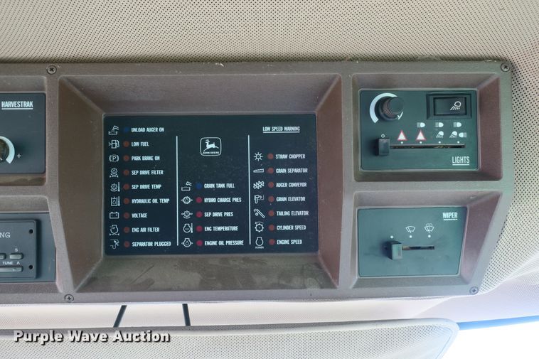 image for item DB10140 1998 John Deere 9510 combine